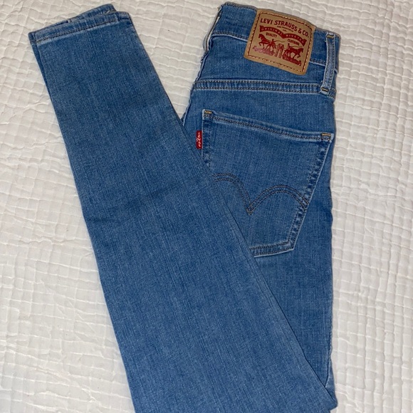 Levi’s high rise skinny jeans - Picture 4 of 4